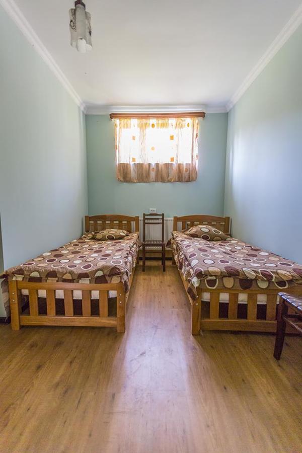 Hotel Nini Степанцмінда Екстер'єр фото